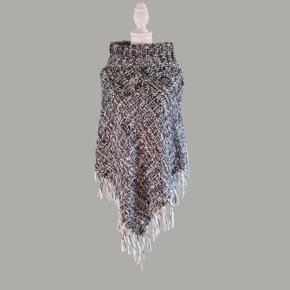 Time and Tru Grey and White Knit Poncho